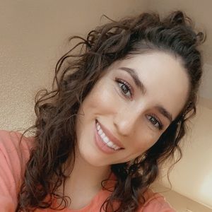 Meet your Posher, Angelica